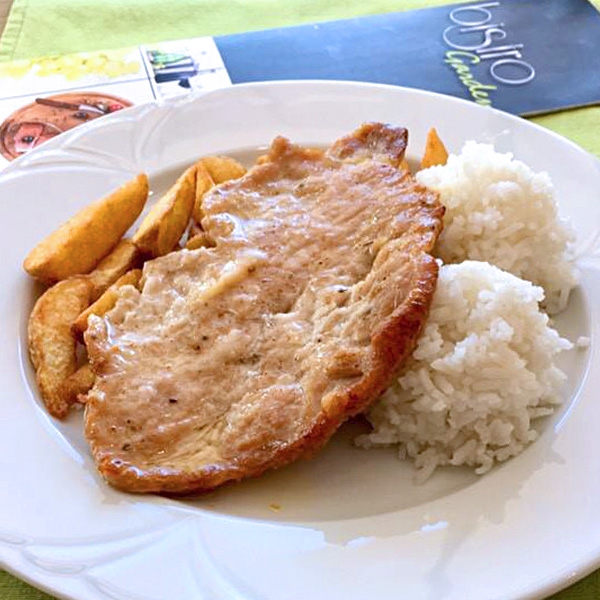 Fokhagymás sertésszelet vegyes körettel